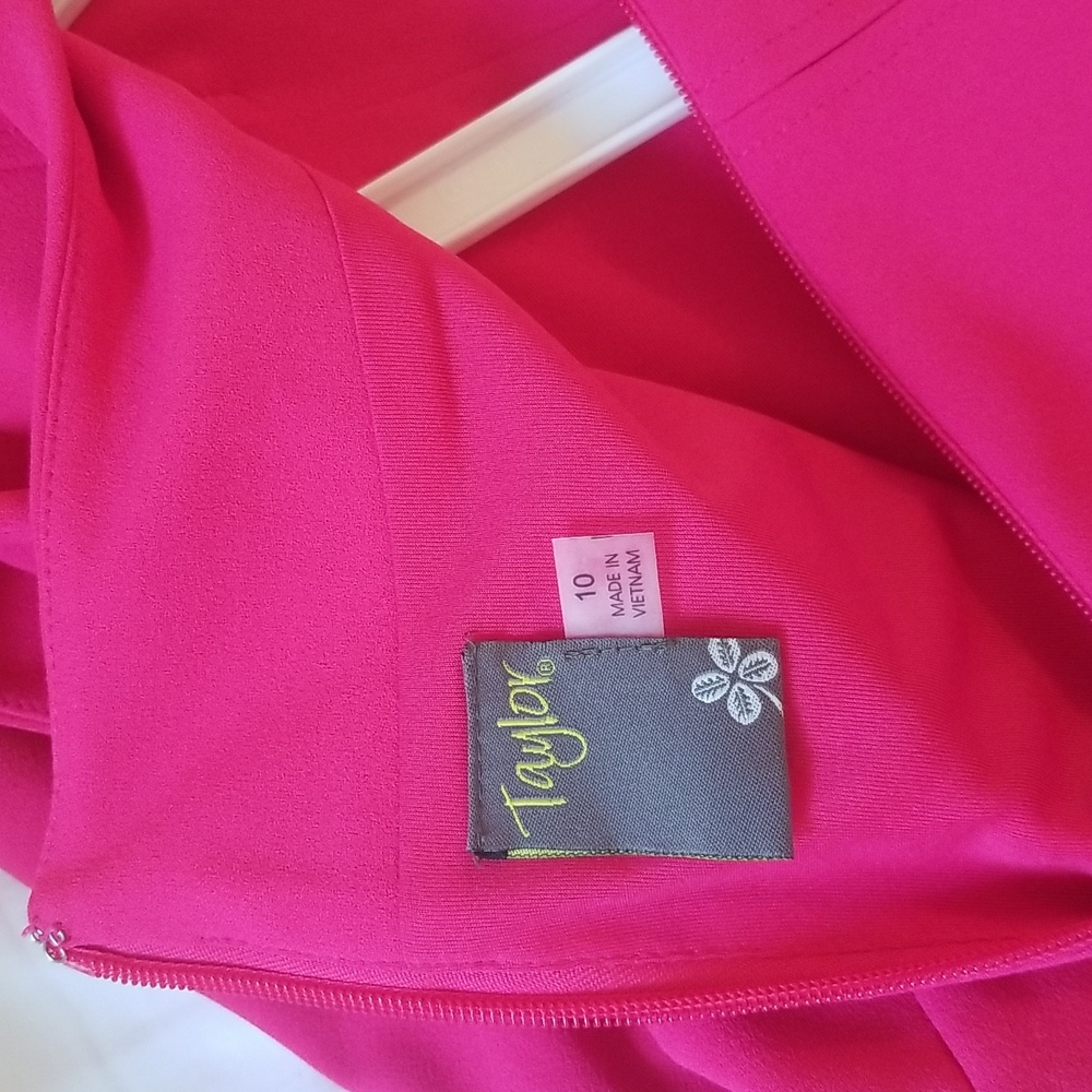 ❤️ ❤️ Taylor Pink, White & Black Color Blocked Dress - Picture 5 of 5